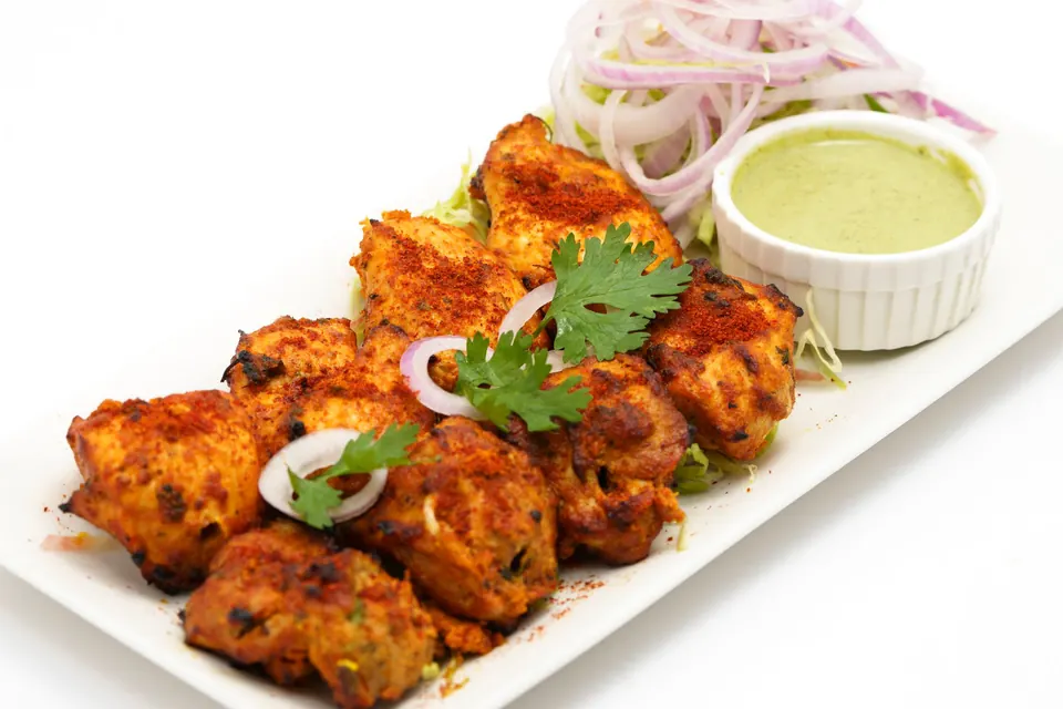 Chicken tikka boti with chapati and mint yogurt chutney